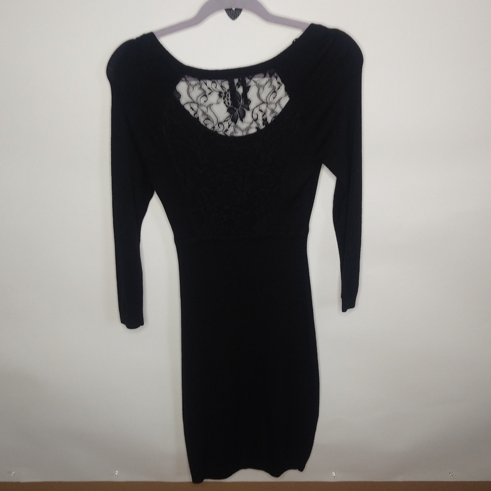 Guess sweater lace dress size medium - Picture 4 of 5